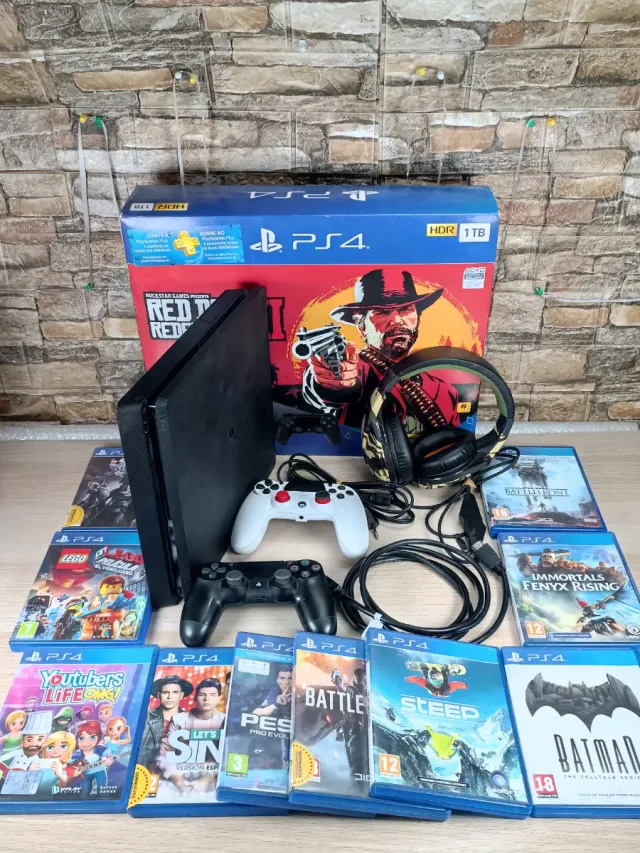 PS4 Slim + giochi e accessori