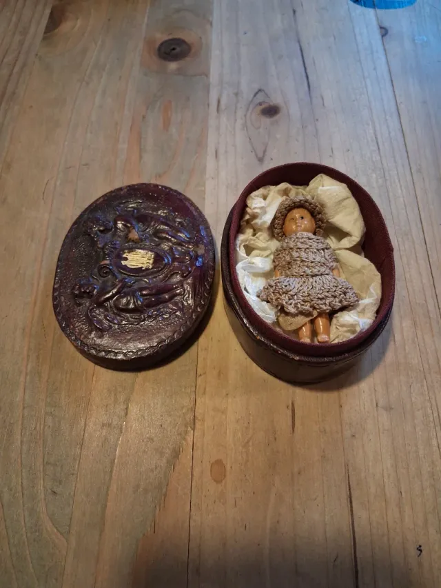 Bambolotto antico 1890 -1920 con vestito