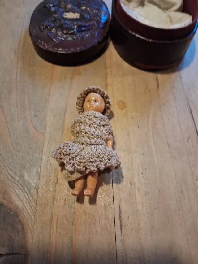 Bambolotto antico 1890 -1920 con vestito