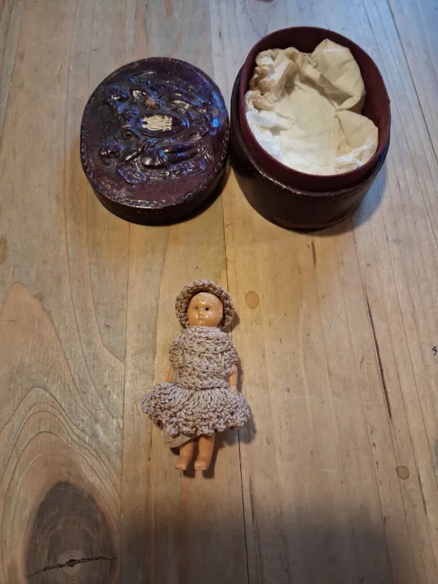 Bambolotto antico 1890 -1920 con vestito