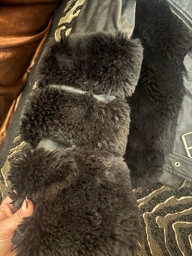 Abrigo Pelo y Polipiel con Cinturón Negro