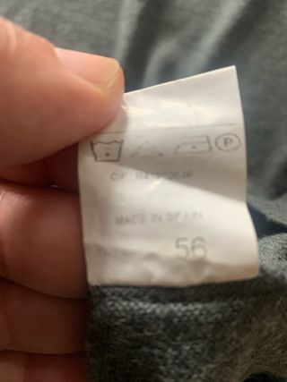 Jersey Pulligan cuello pico gris