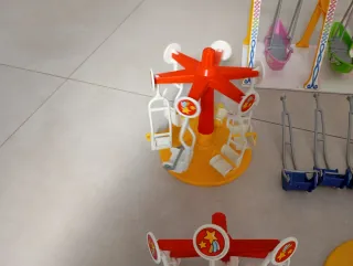 Carosello e altalene Playmobil. Set completo di attrazioni da fiera Playmobil.