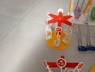 Carosello e altalene Playmobil. Set completo di attrazioni da fiera Playmobil.