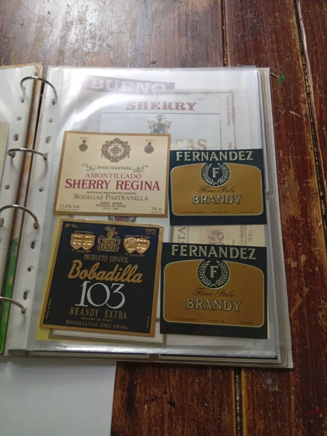 40 Postales, 63 Etiquetas Licores, 24 Tabaco