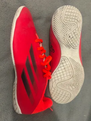 Botas fútbol sala Adidas, 20 €