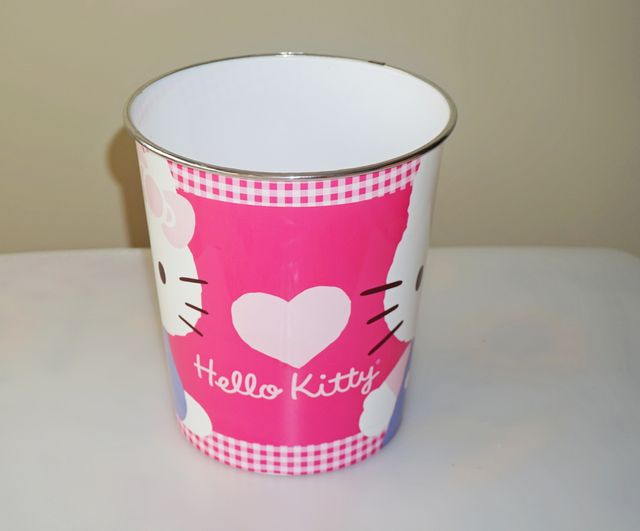 Papelera de Hello Kitty