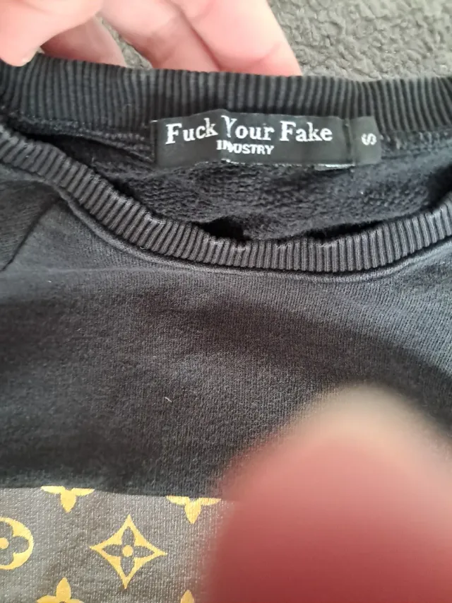 Sudadera Louis Vuitton y Sylvester.Talla S.