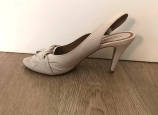 Zapatos de tacón Zara beige/blanco