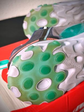 Nike React Element 87 Negro/Verde 43 EUR