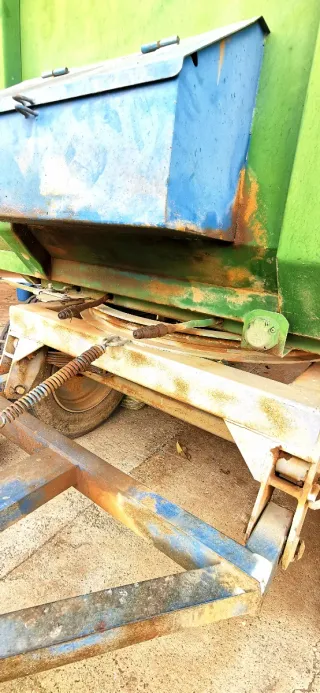 Bañera agrícola basculante