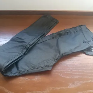 Pantalón cuero Stradivarius Negro Talla 32