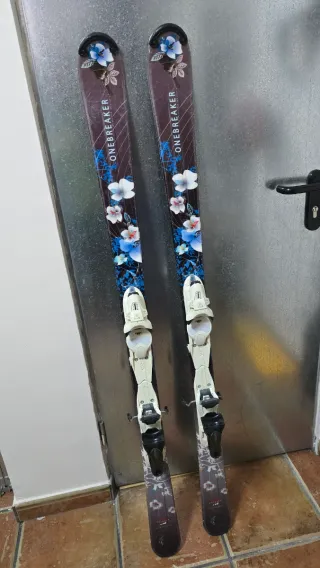 Esquís 154 cm con fijaciones