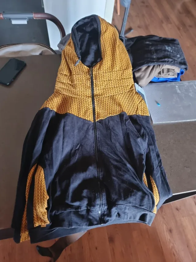 Felpa con cappuccio SKUADOSMANOS Nero e Giallo