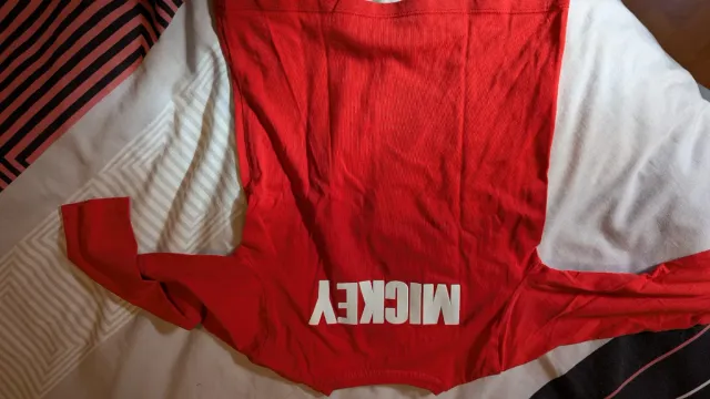 Camiseta Mickey Mouse Patinador Roja