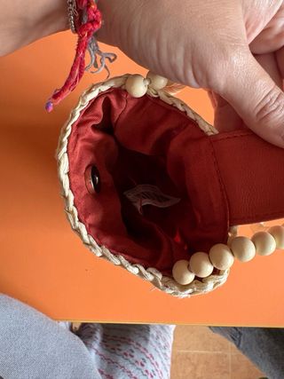 Bolso tejido con cuentas