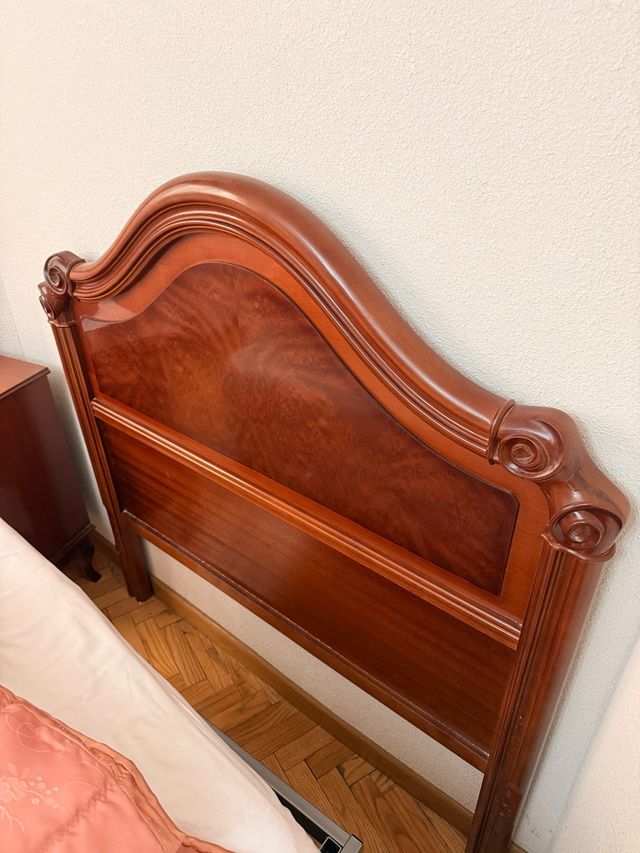 Cabecero de cama de madera