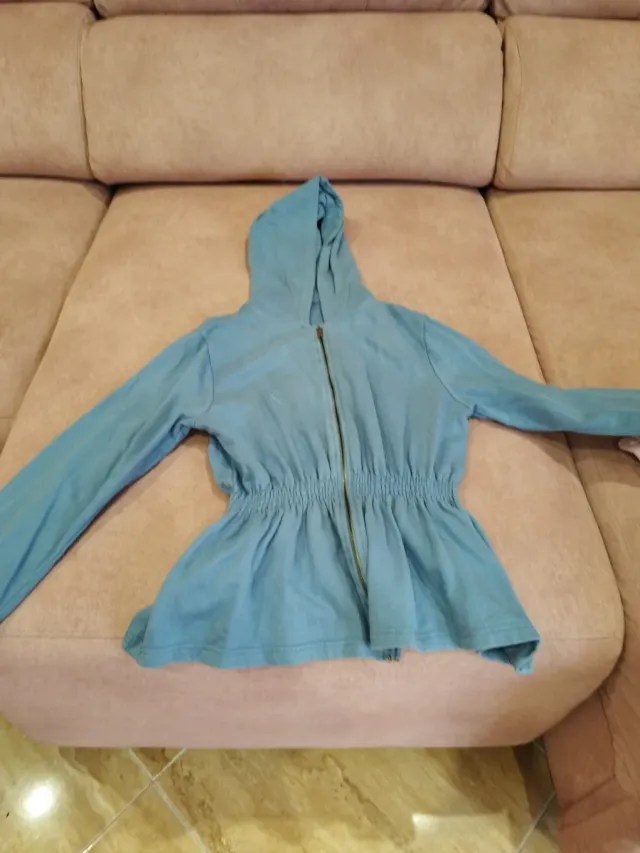 Chaqueta con falda azul