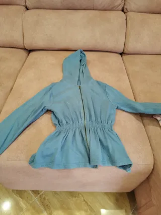 Chaqueta con falda azul