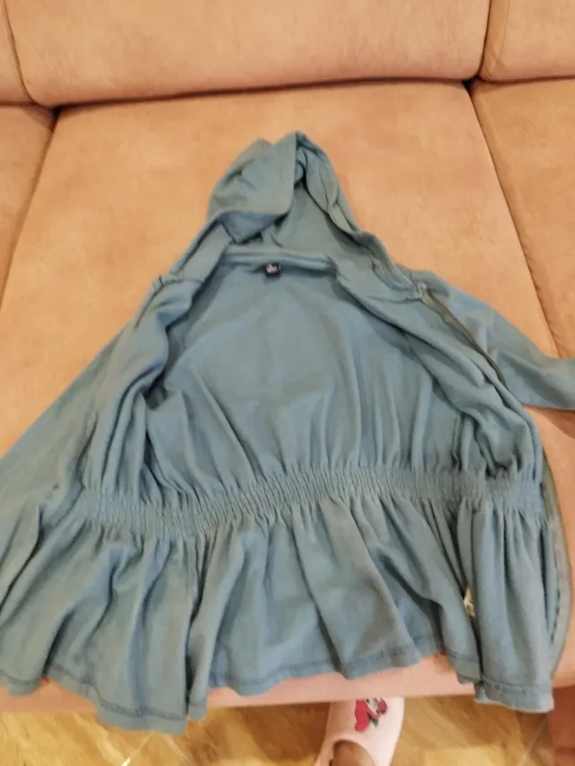 Chaqueta con falda azul