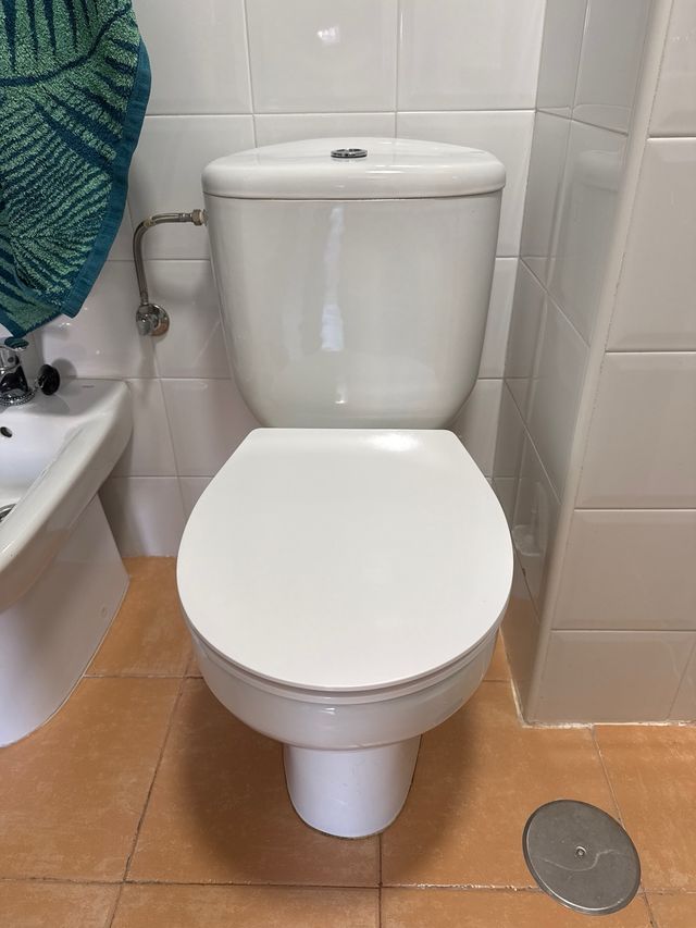 Baño completo con accesorios