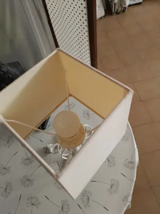 Lámpara de mesa metal blanco