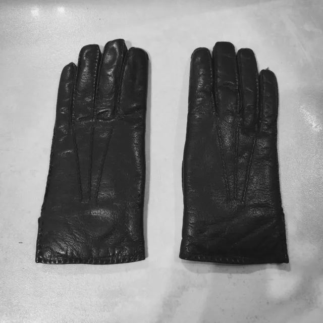 Guantes de piel negros