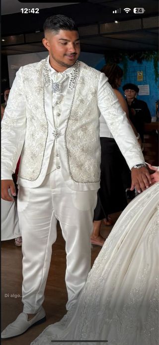 Traje de Novio Gitano Blanco