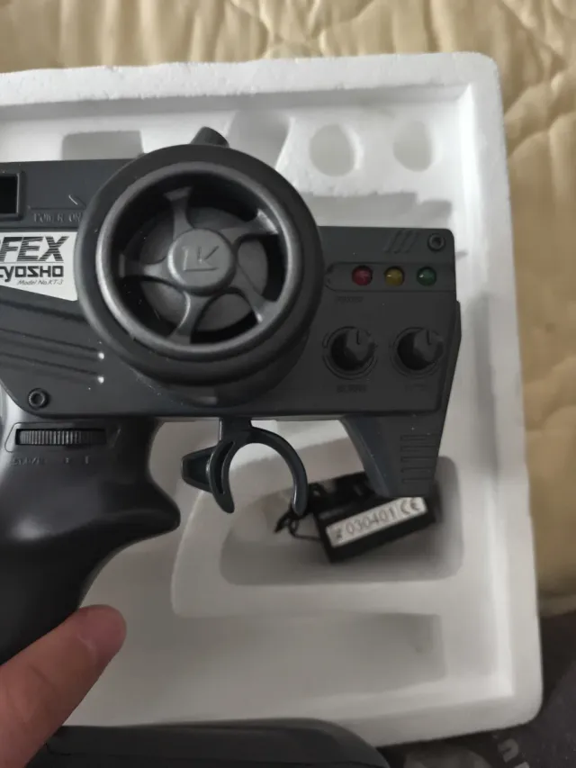 Radio Control Kyosho Perfex 2.4GHz KT-18