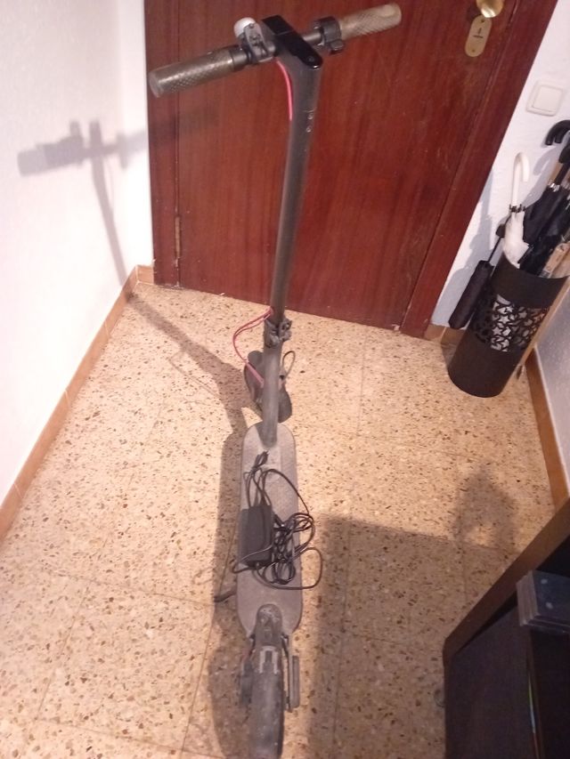 Patinete Xiaomi con cargador (no enciende)