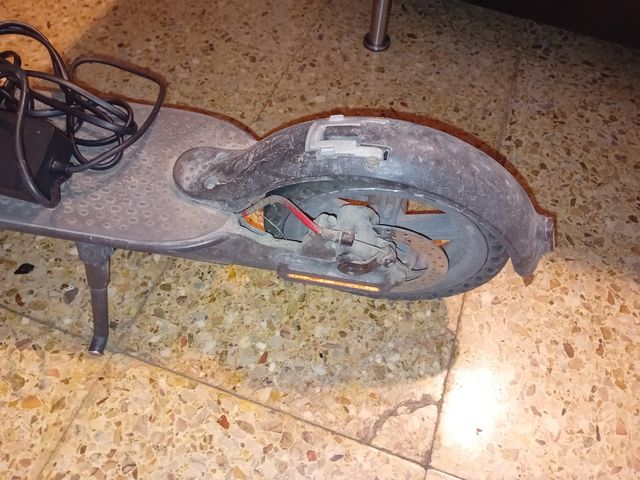 Patinete Xiaomi con cargador (no enciende)