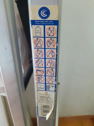 Escalera aluminio TRYUN 150 kg. Precio Negociable.