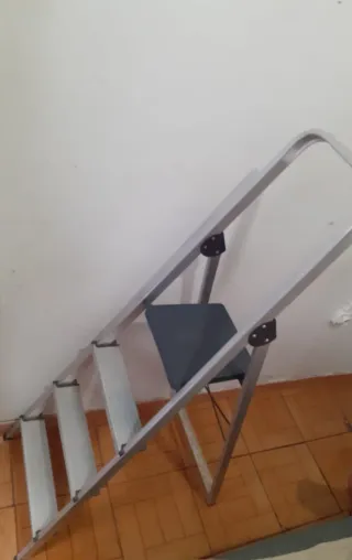 Escalera aluminio TRYUN 150 kg. Precio Negociable.