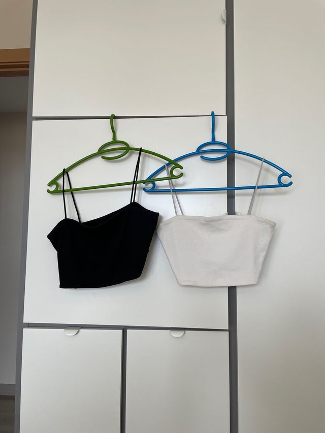 2 Crop Tops SHEIN Talla S Negro y Blanco