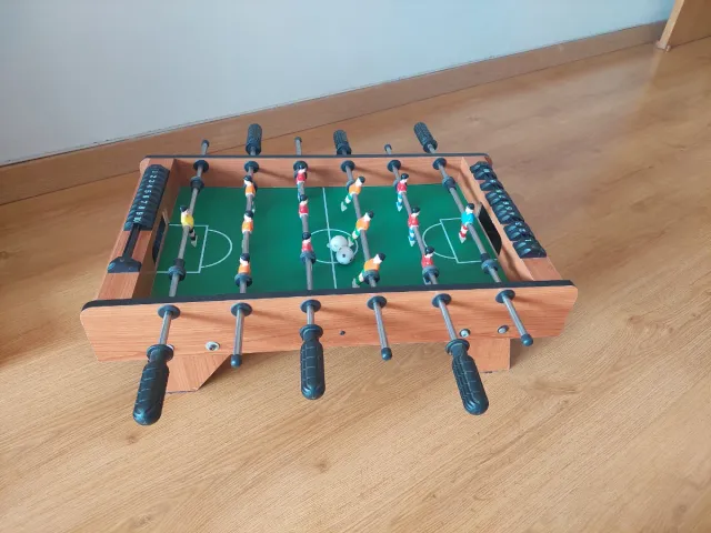 Futbolín de madera