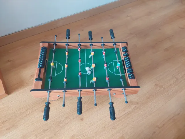 Futbolín de madera