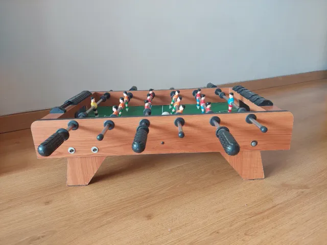 Futbolín de madera