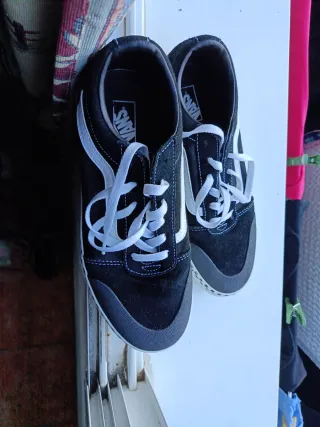 Zapatillas Vans Mujer Negras y Blancas