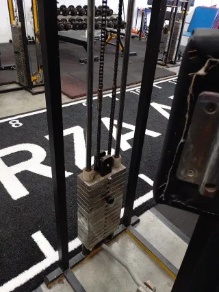 Máquina de gimnasio contractora de pecho de placas