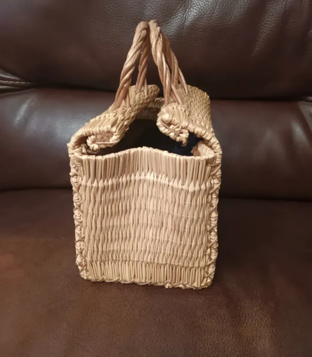Bolso de mimbre portugués