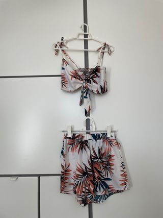 Conjunto SHEIN S Top y Shorts Estampado