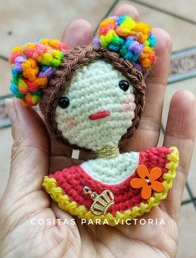 Regalo Navidad: Broche muñeca crochet Iris