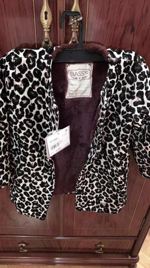 Abrigo niña estampado animal print
