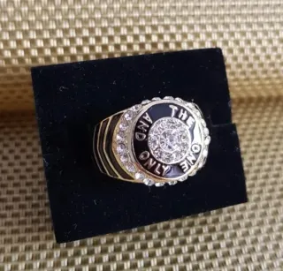 REBAJADO HOY! Anillo con pedrería