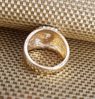 REBAJADO HOY! Anillo con pedrería