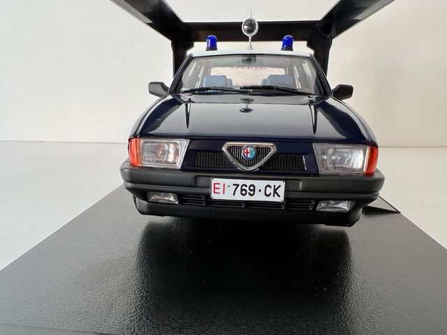 Alfa Romeo 75 Carabinieri 1991 Triple9 1:18