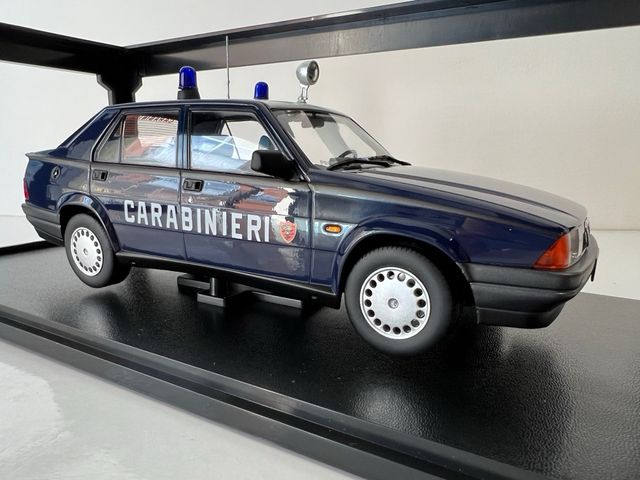 Alfa Romeo 75 Carabinieri 1991 Triple9 1:18