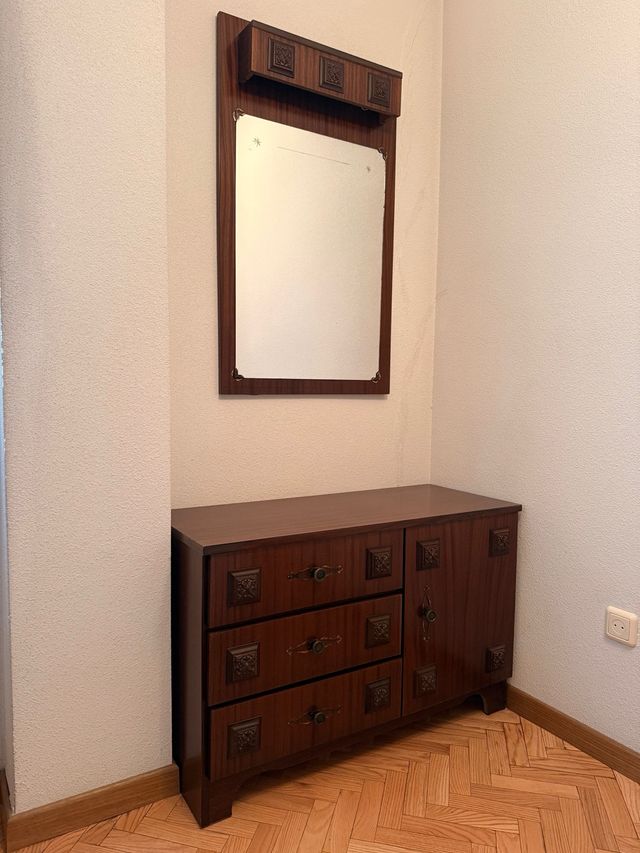 Muebles dormitorio de madera oscura