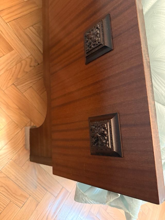 Muebles dormitorio de madera oscura