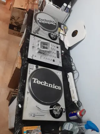 2 Platos Technics